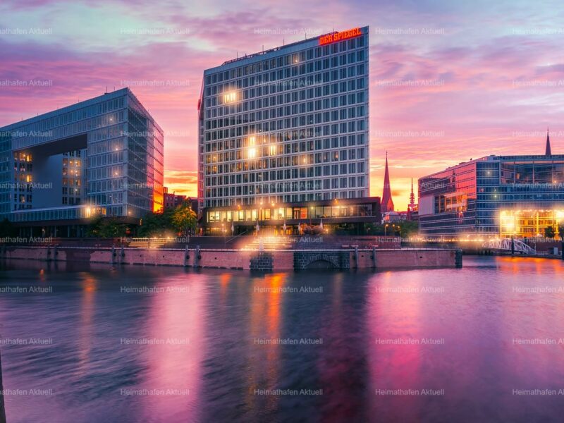 Hamburgbilder HAL-00036-Spiegelgebäude im Sonnenuntergang