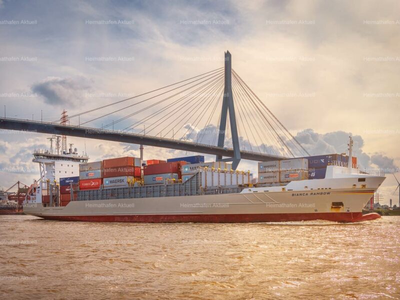 Hamburg-Hafen-Fotos-HAF-00236---Containerschiff-BIANCA-RAMBOW-unter-Köhlbrandbrücke